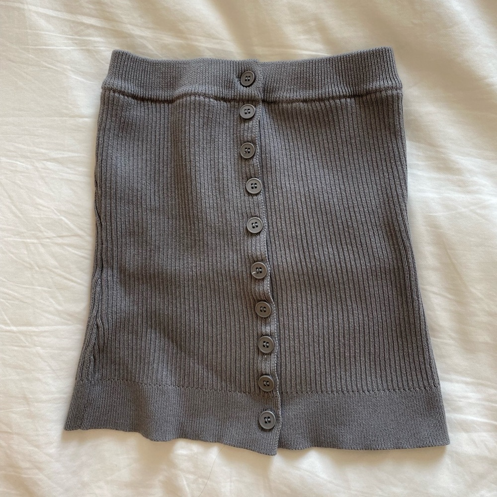 Editors Market button tube top